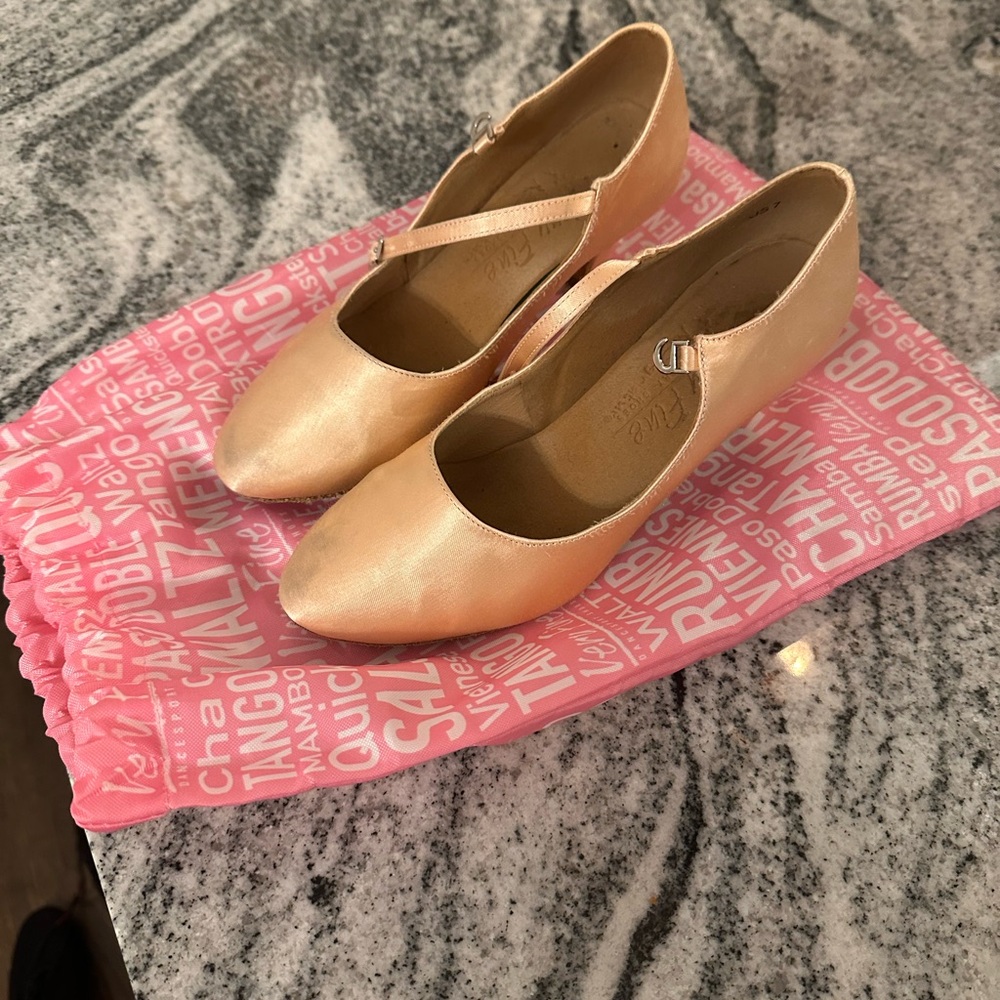Standard ballroom dance shoes